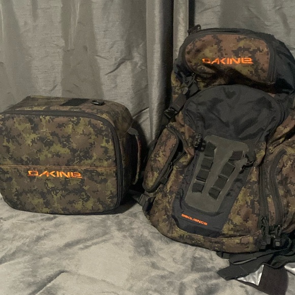 Dakine Camo and Black Duffel Bag Set - Picture 1 of 4
